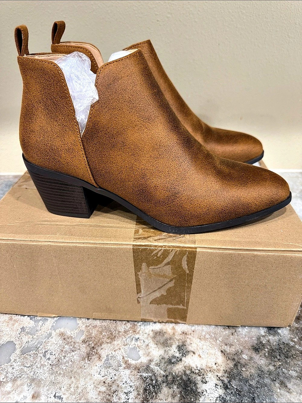 Journee Collection Lola Brown Ankle Boots US 9 W - Picture 2 of 4